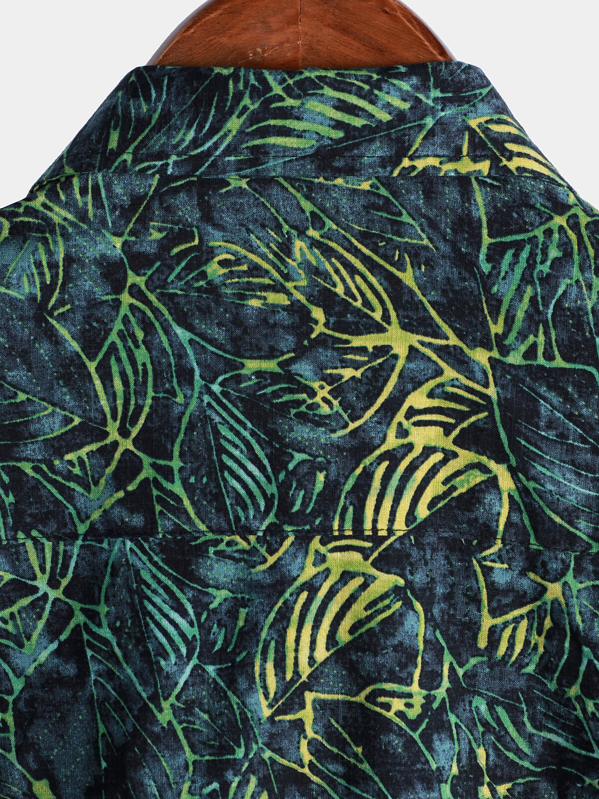 Short-Sleeved Hawaiian Shirt with Tropical Print and Pockets for Men