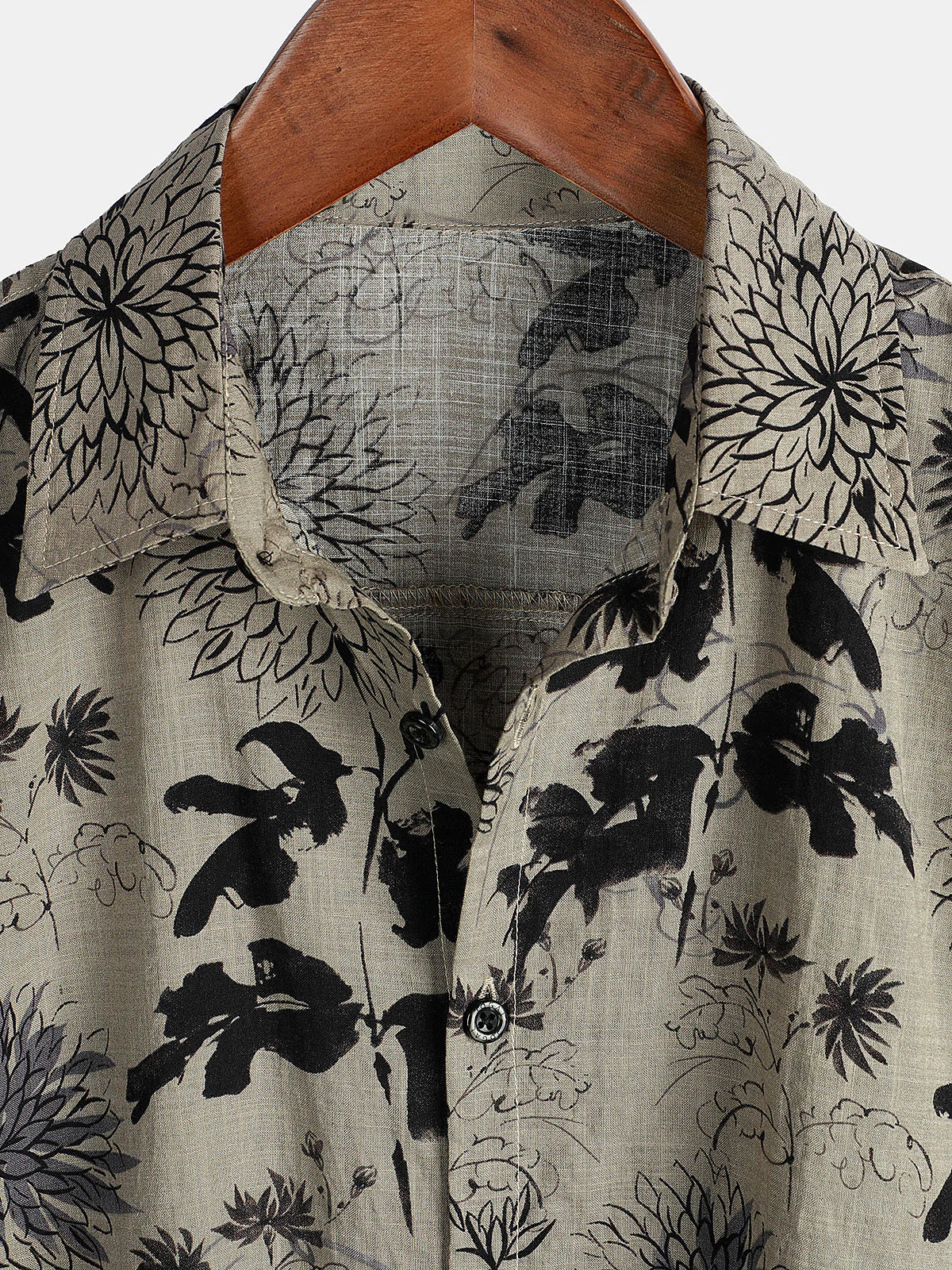 Short-sleeved shirt for men with retro floral print