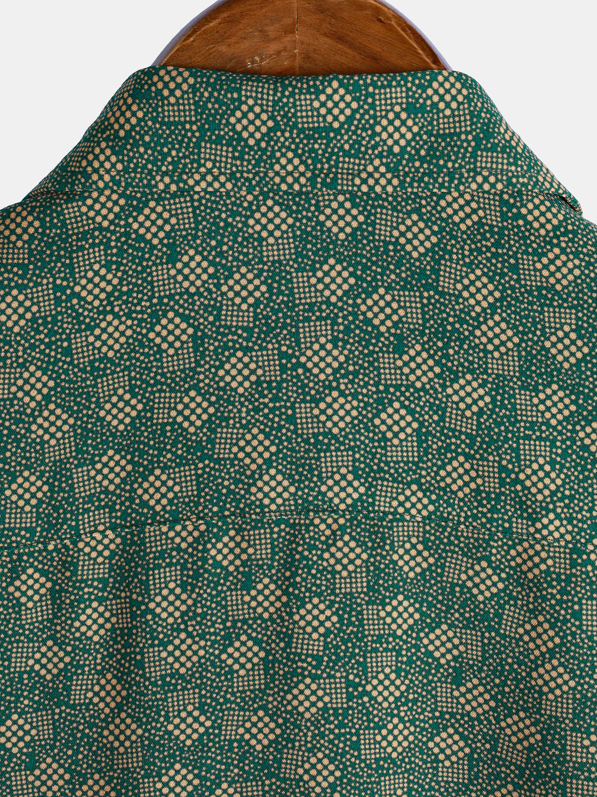 Short-sleeved shirt with green retro geometric print pocket for men
