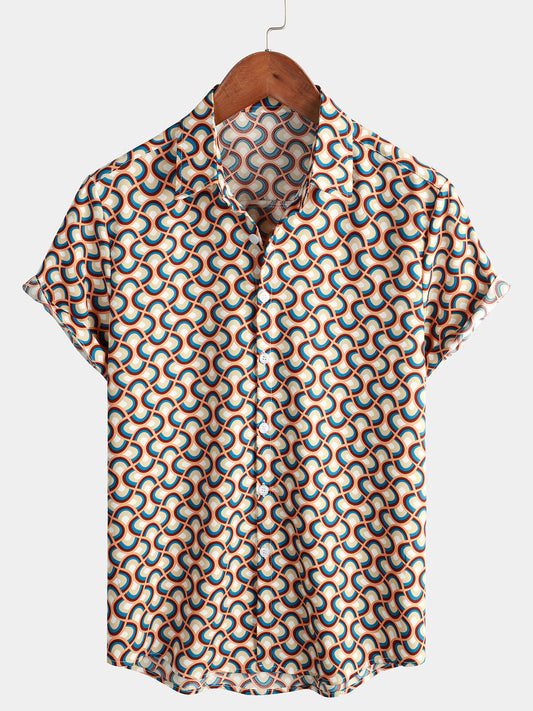 Retro short-sleeved summer button-up shirt for men with vintage circular geometric patterns, ideal for the beach